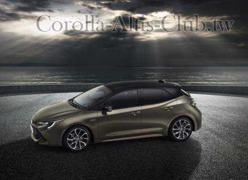 500_2019toyotaaurishybrid-04.jpg